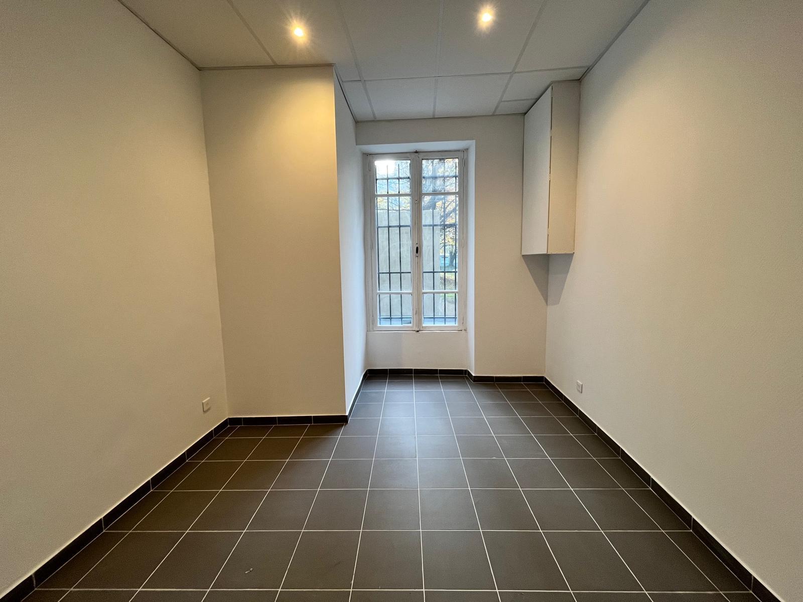 boutique à louer paris 19